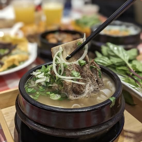 #14-Clay Pot Beef Rib Pho(Phở sườn bò) / #14 - 陶瓷锅牛肋骨河粉